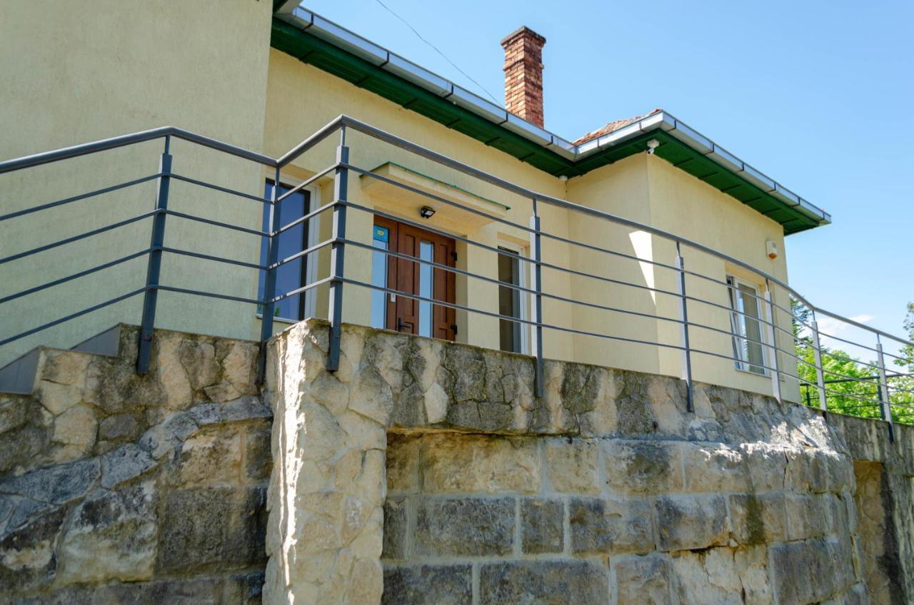Mansarda Mica Cu Baie Proprie Apartment Cluj-Napoca Exterior photo